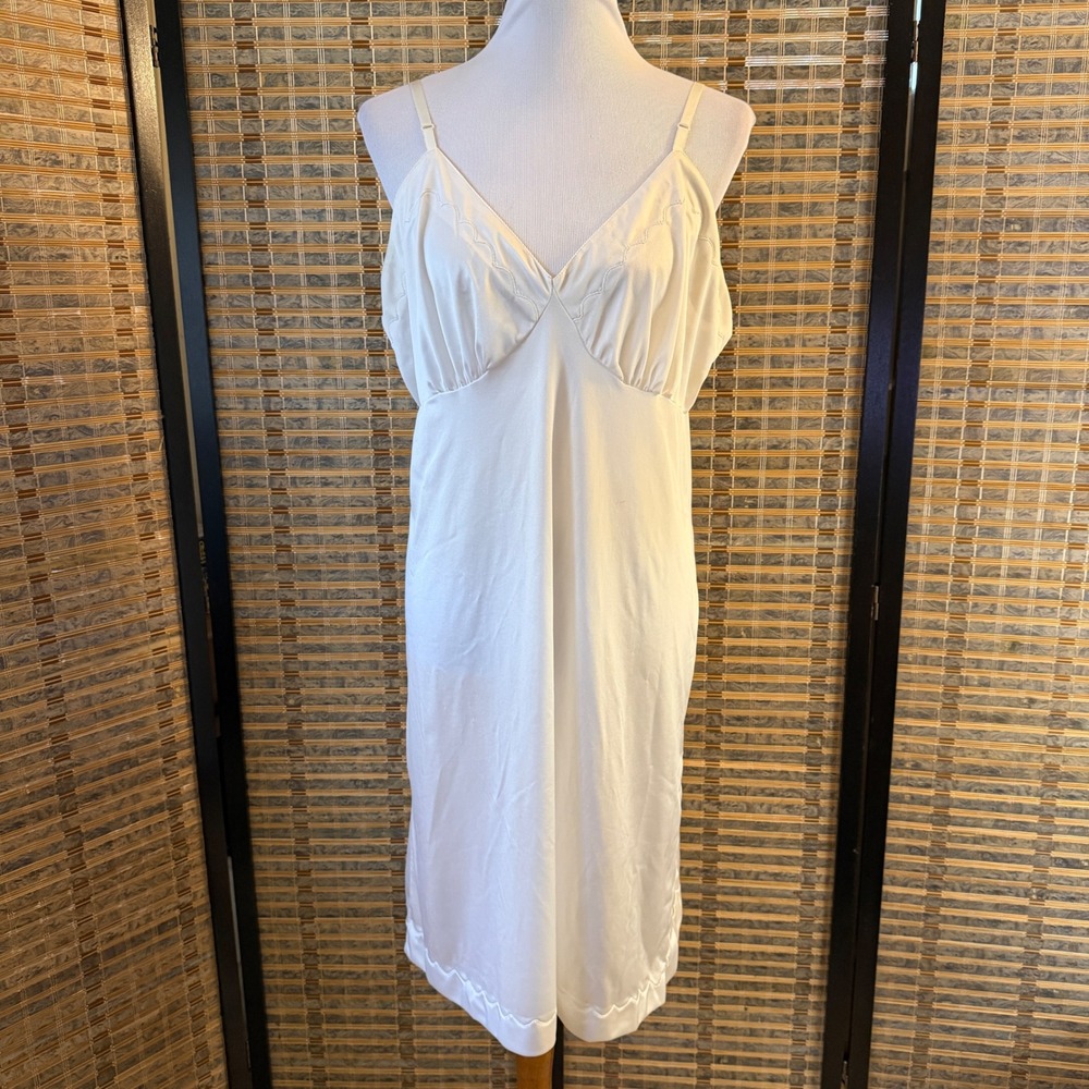 Vintage Full Slip Women 22W White 80s Antron III Nylon Scalloped Lingerie